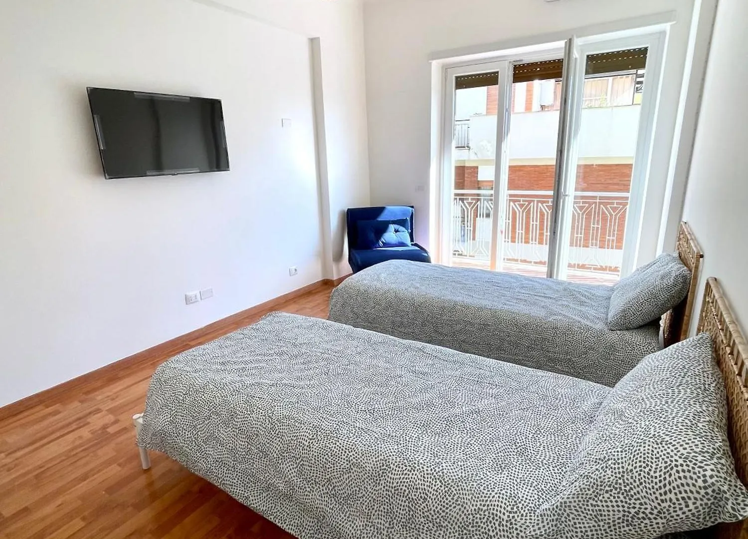 Roma Lux Apartment Lorenzo 0*, Rome Italy