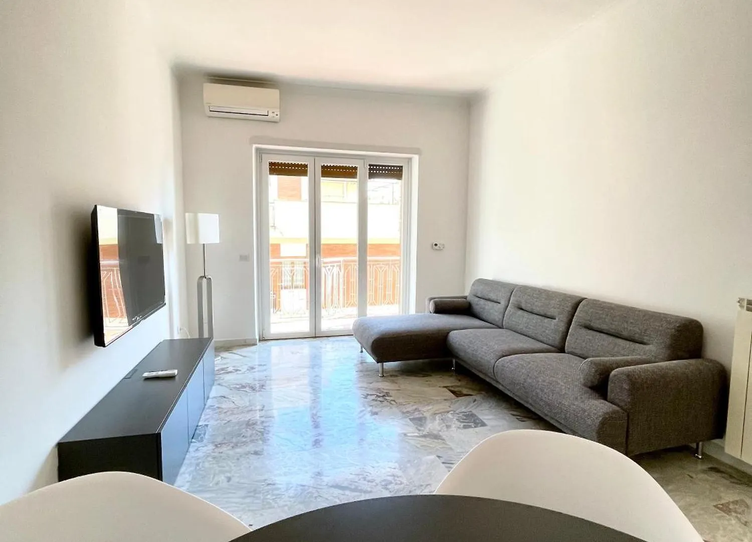 Roma Lux Apartment Lorenzo 0*,  Itália
